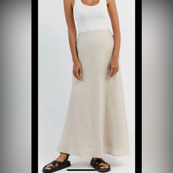 Dissh Linen Skirt - Picture 3 of 4